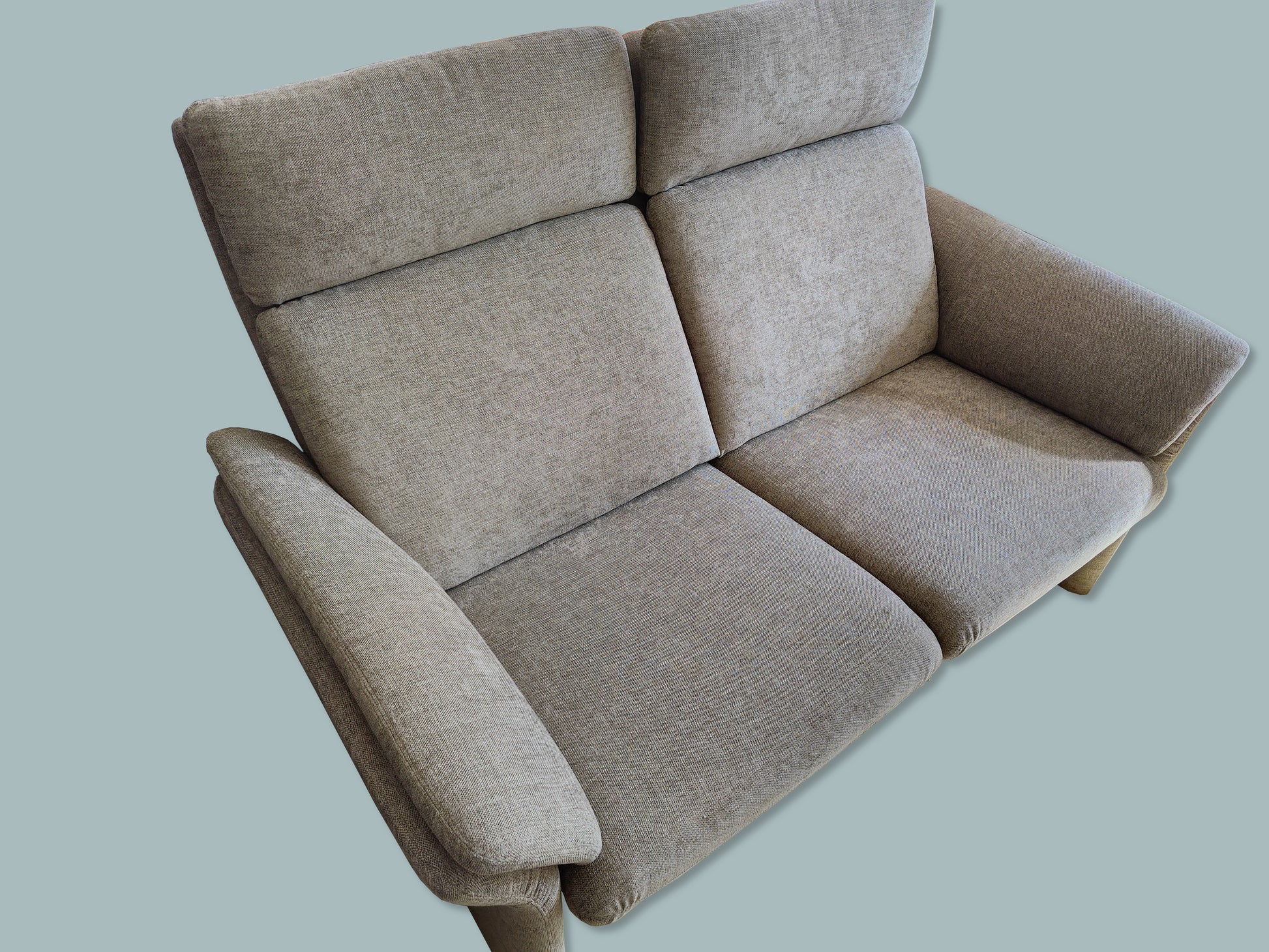ER309 Avignon Sofa