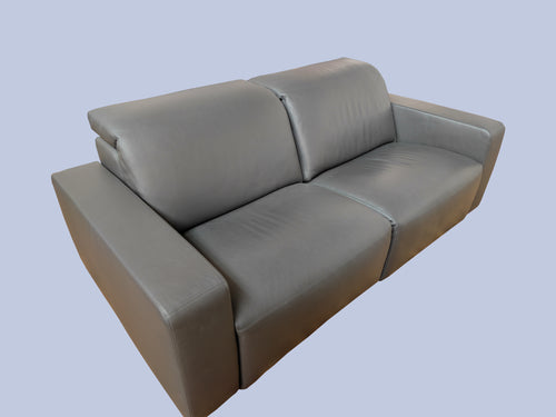AV900 Sofa