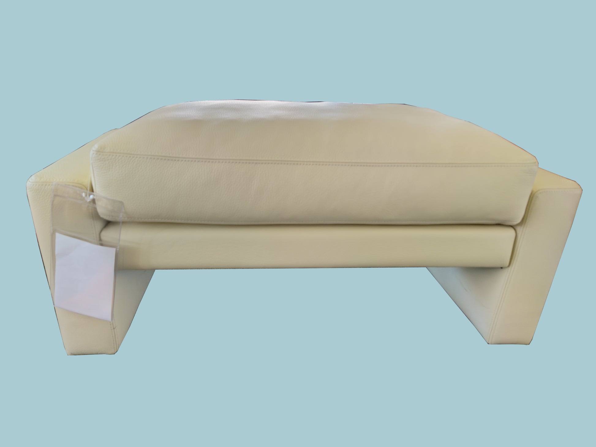 CL100 Hocker