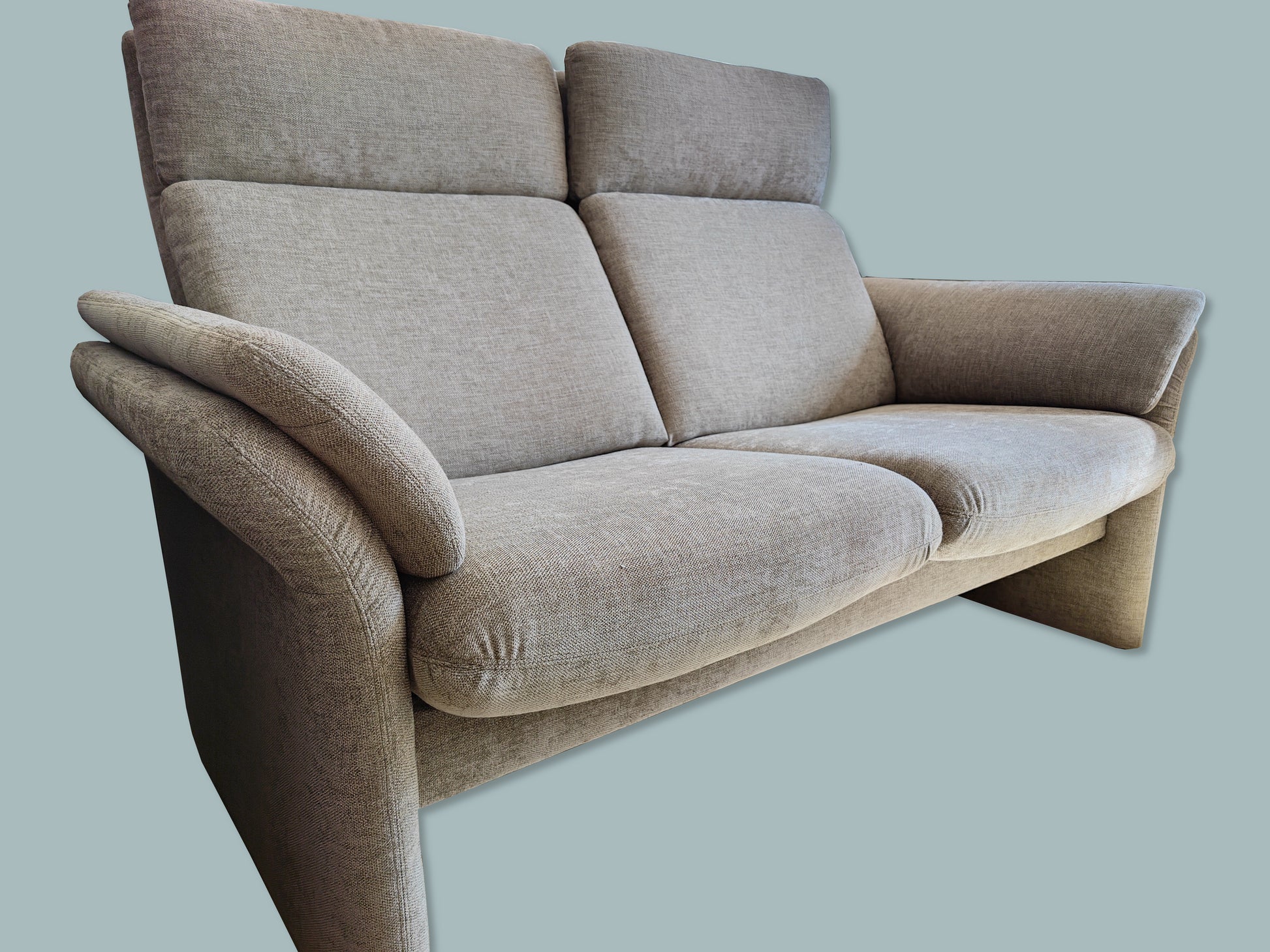ER309 Avignon Sofa
