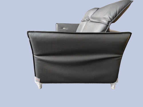 AV965 Sofa